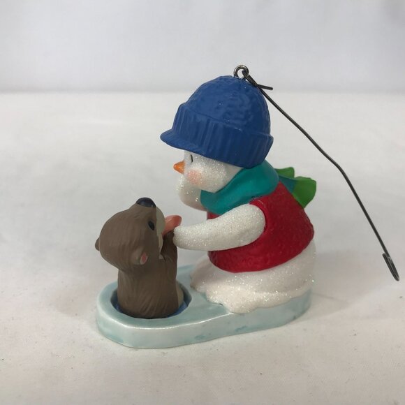 2012 HALLMARK KEEPSAKES ORNAMENT SNOW BUNNIES AND OTTER - Picture 5 of 5